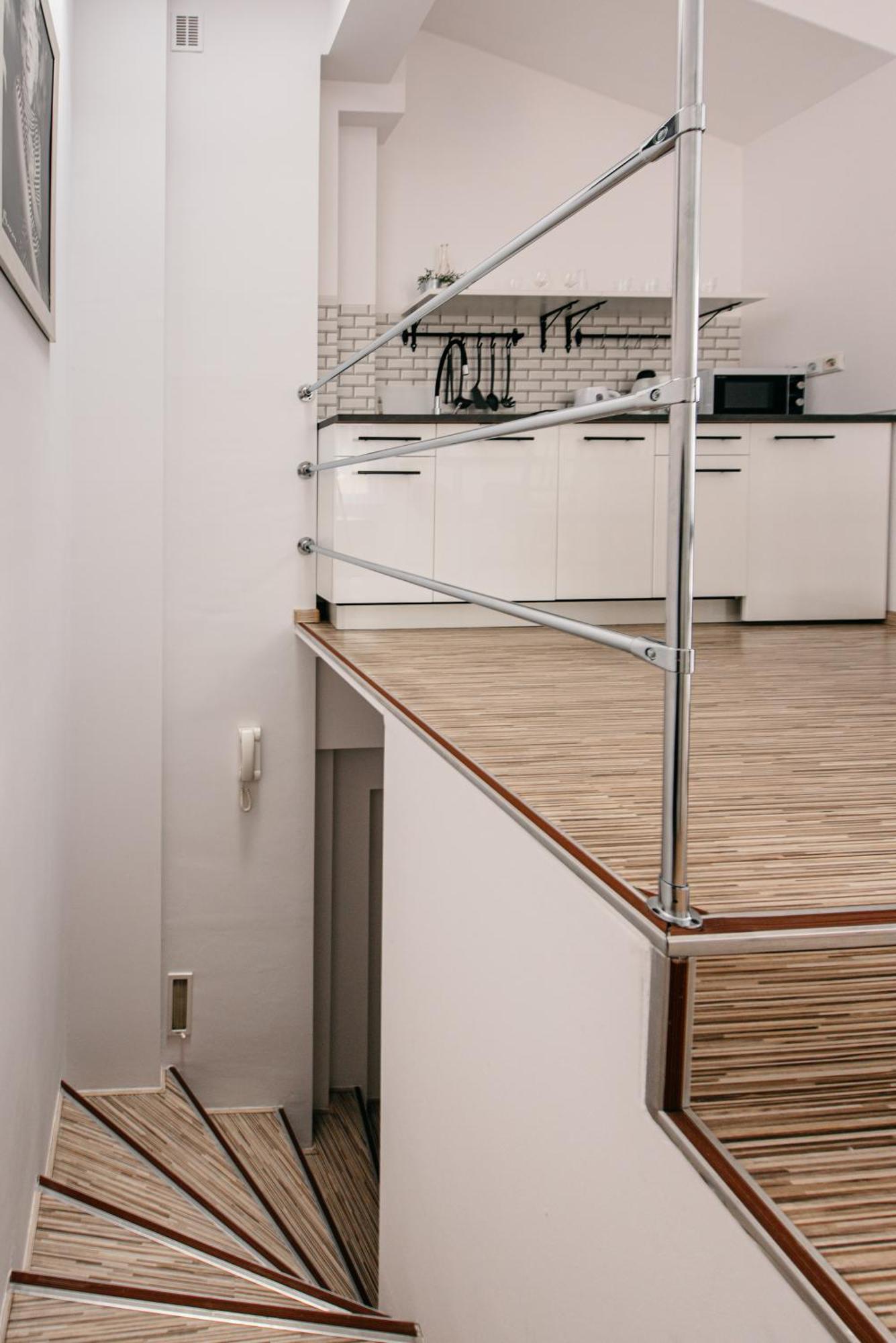 Fully-Furnished Apartment With Air Conditioning For Families, Cracow Old Town クラクフ エクステリア 写真